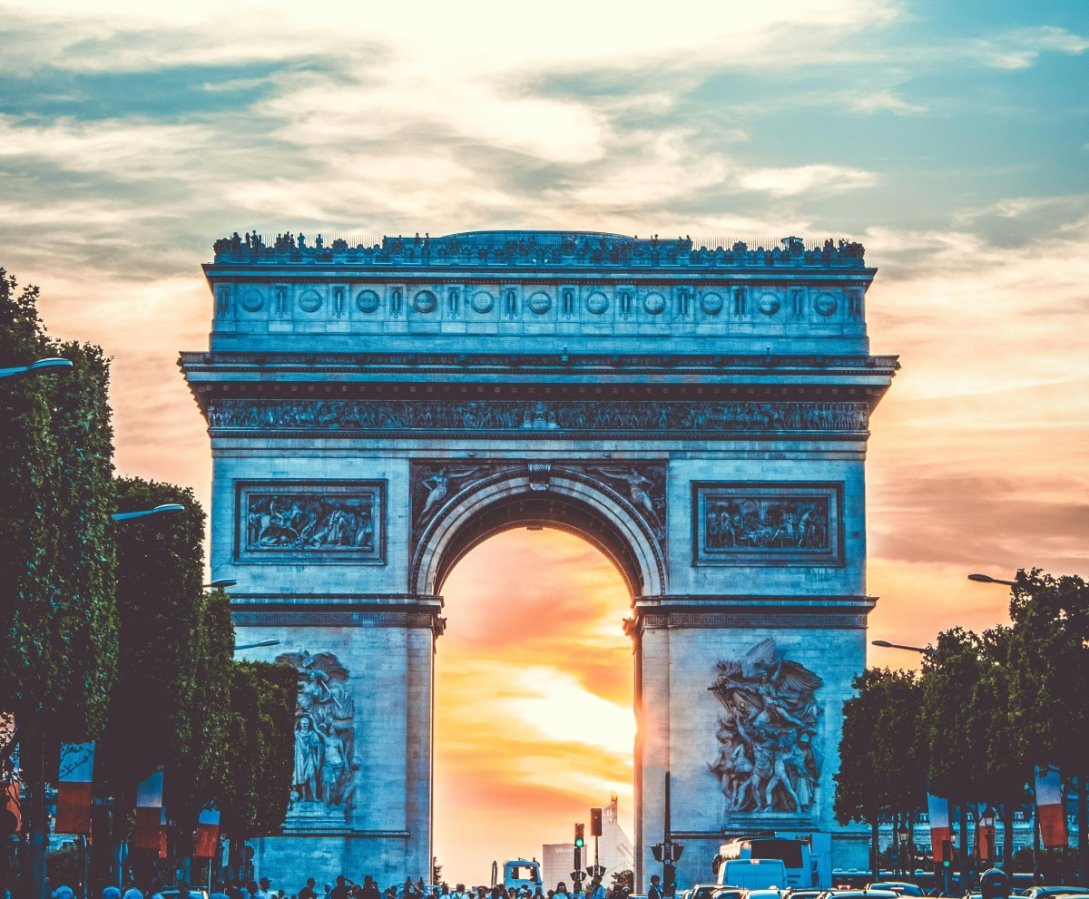 Db9d2cafe626 Arc Triomphe Une