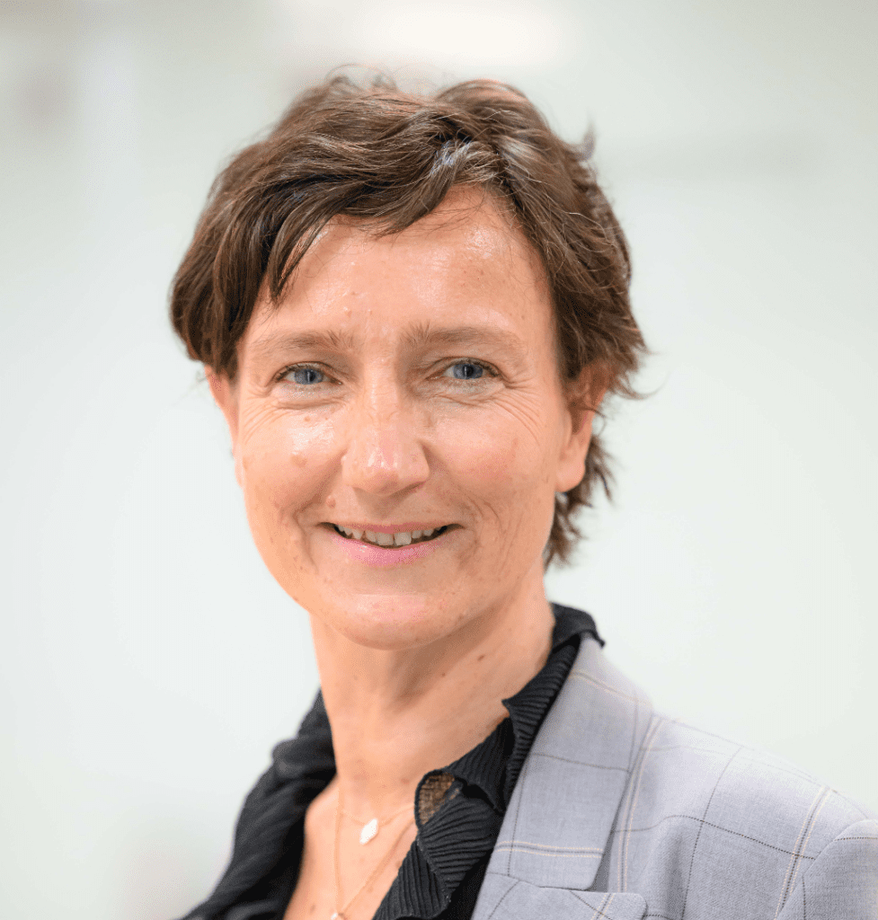 Estelle Merger Levis 1 1080x1030